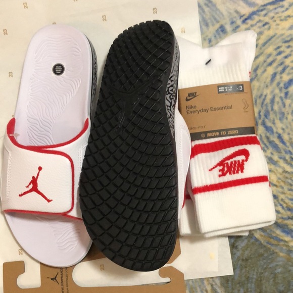 AIR JORDAN HYDRO III RETRO JUMPMAN SLIDES WITH RED NIKE DRI FIT SOCKS - Picture 4 of 9